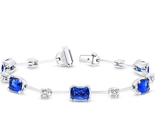 18 Karat White Gold Cushion Blue Sapphire Bracelet