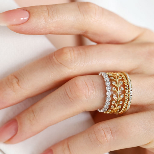 Bezel 18 Karat White Gold Diamond Band