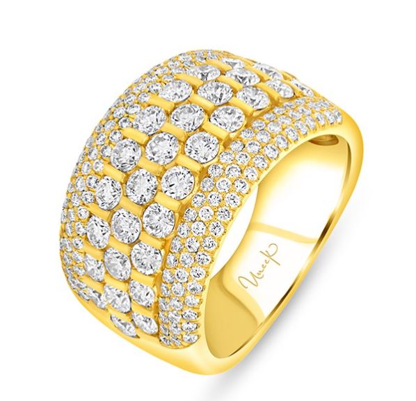 18 Karat Yellow Gold Diamond Ring