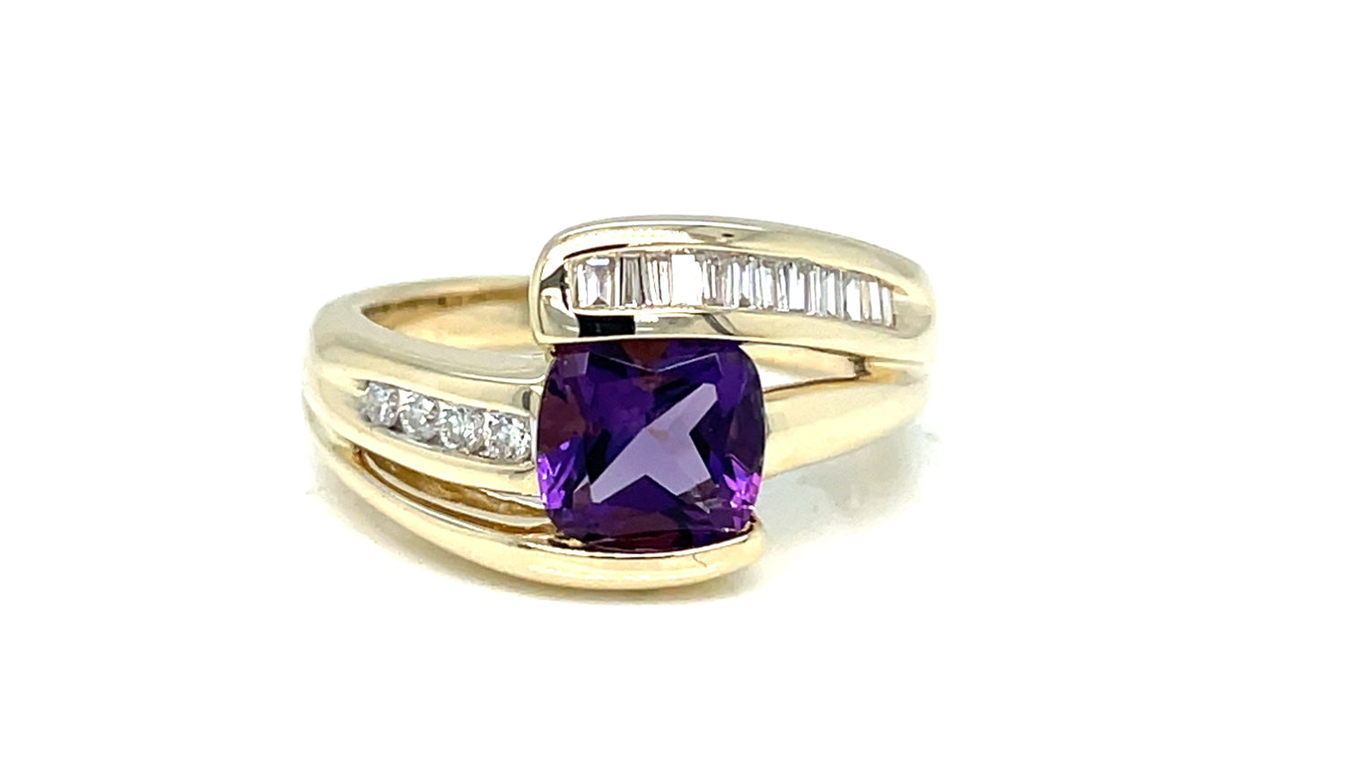 Ladies Amethyst & Diamond 14K Yellow Gold Ring