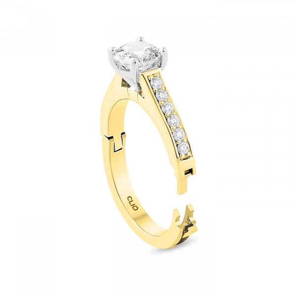 18 Karat Yellow Gold Diamond Engagement Ring