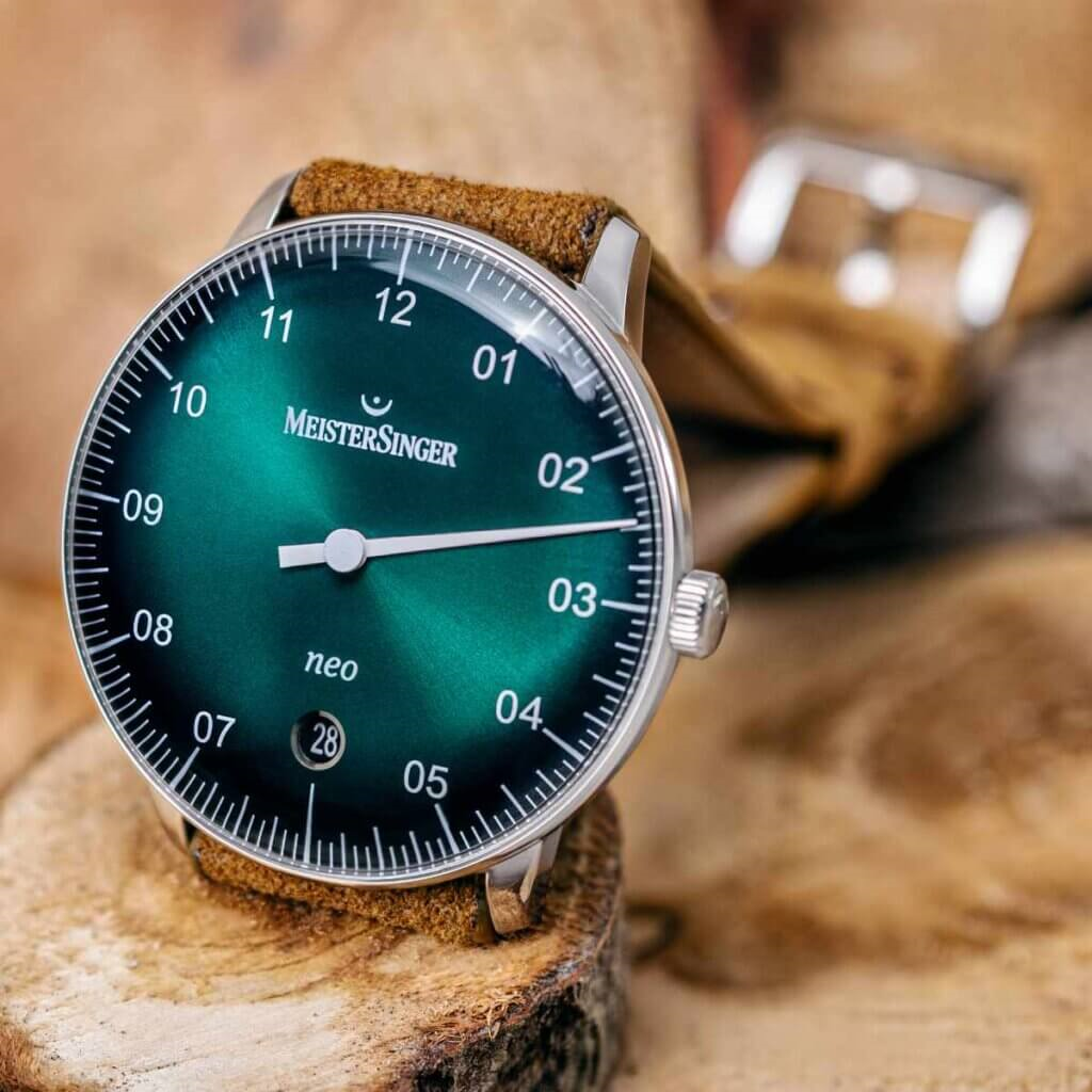 MeisterSinger Neo sunburst green lifestyle photo