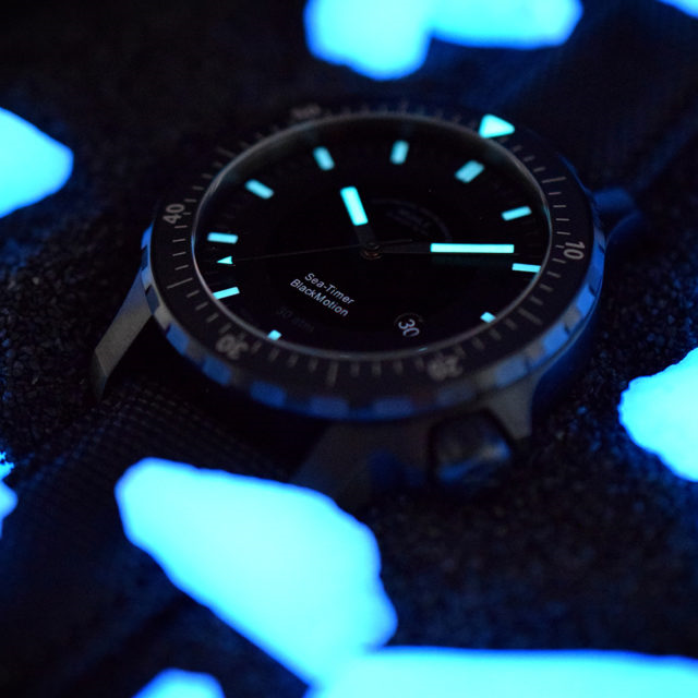 Sea-Timer BlackMotion luminous dial glowing in the dark