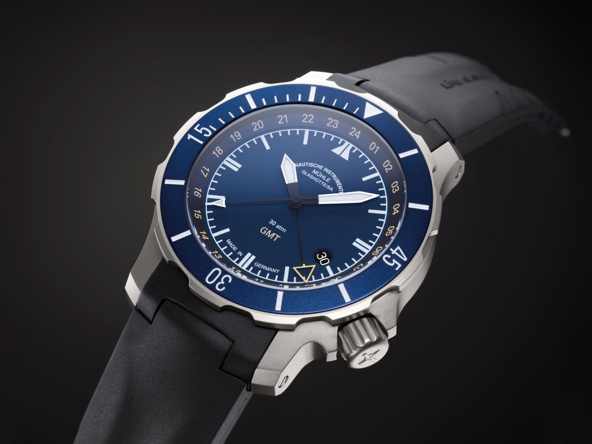 Seebatallion GMT titanium case and blue bezel, angled view