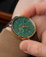 Sternglas Hamburg Chrono held in hand