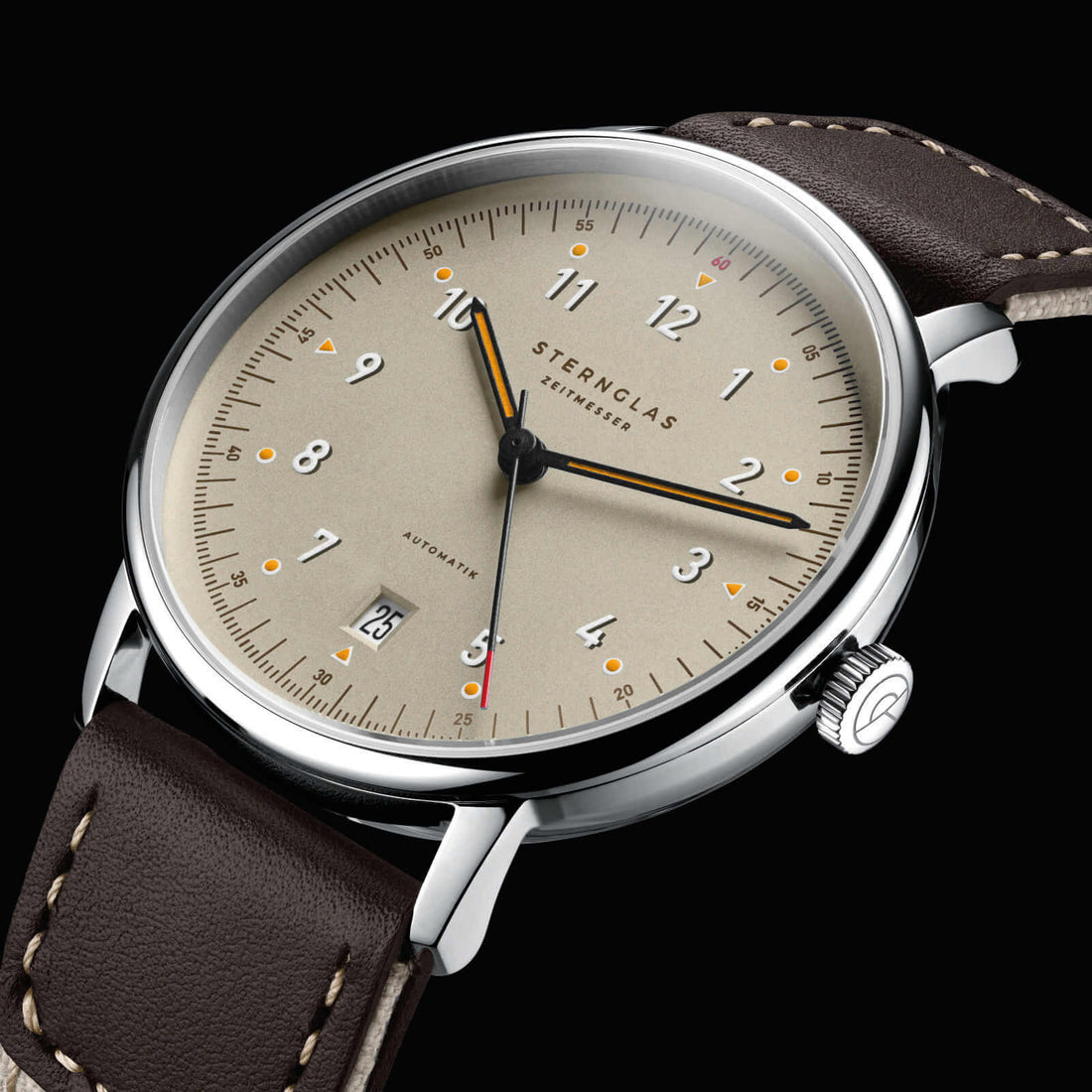Sternglas Lumatik beige dial close-up