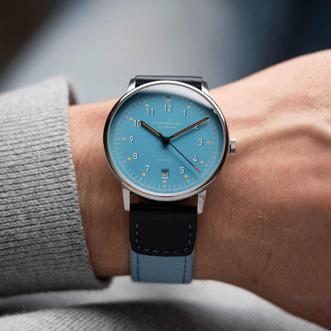Sternglas Lumatik light blue worn on the wrist